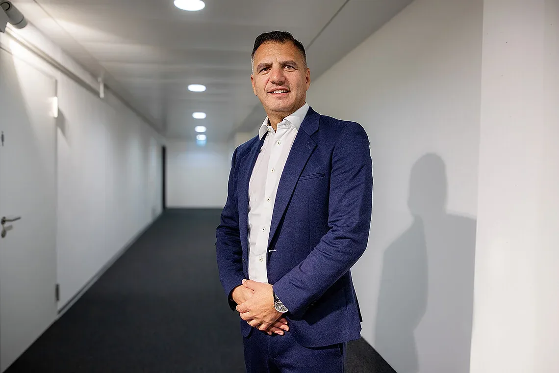 Arsen Shoshi, Geschäftsführer